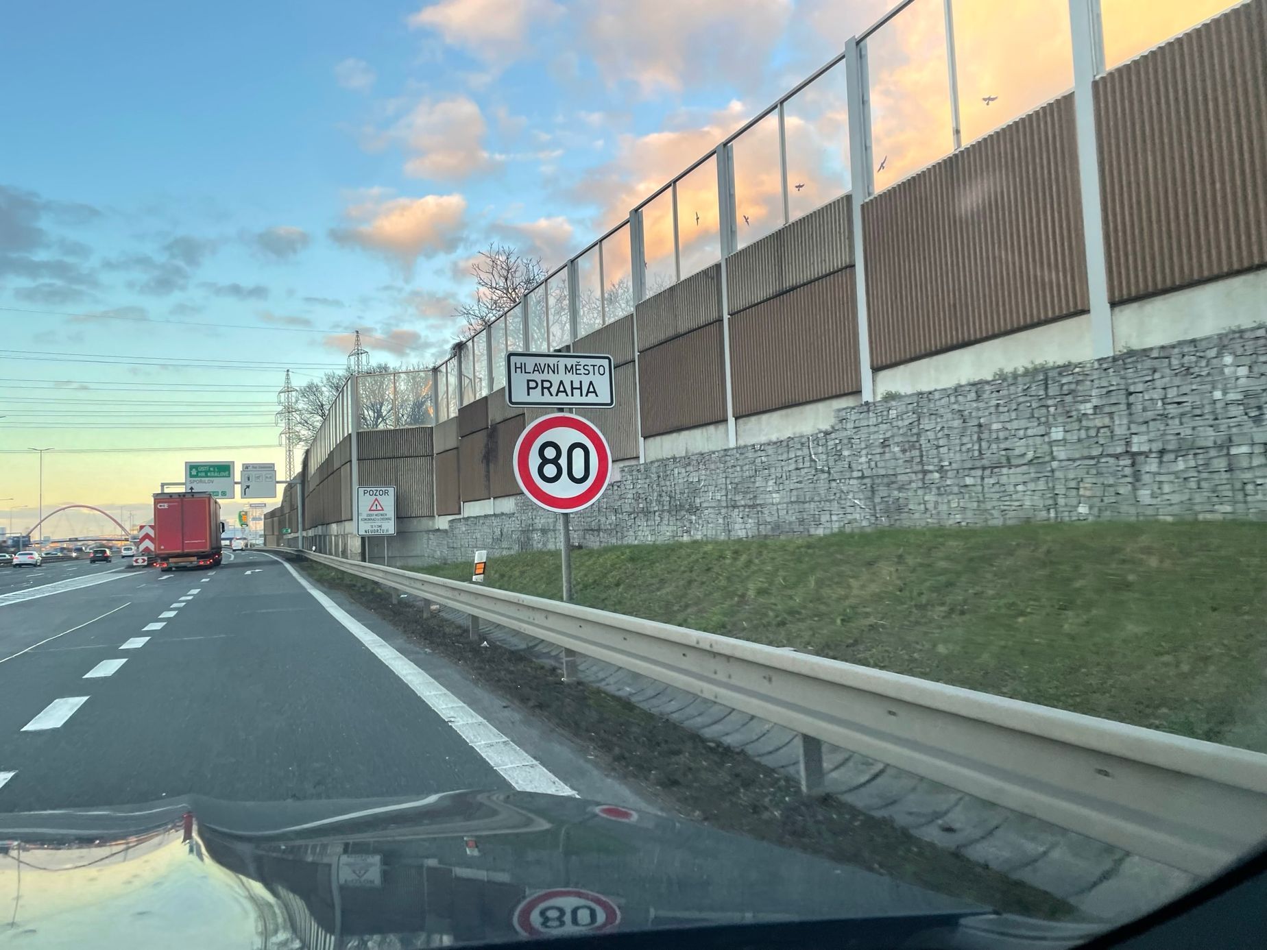 Dálnice D1, Průhonice, úsek nově bez placení, silnice pro motorová vozidla