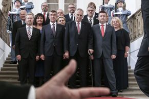 Foto: Na Den památky obětí komunismu jmenoval Zeman vládu Babiše s podporou komunistů a bez ministra