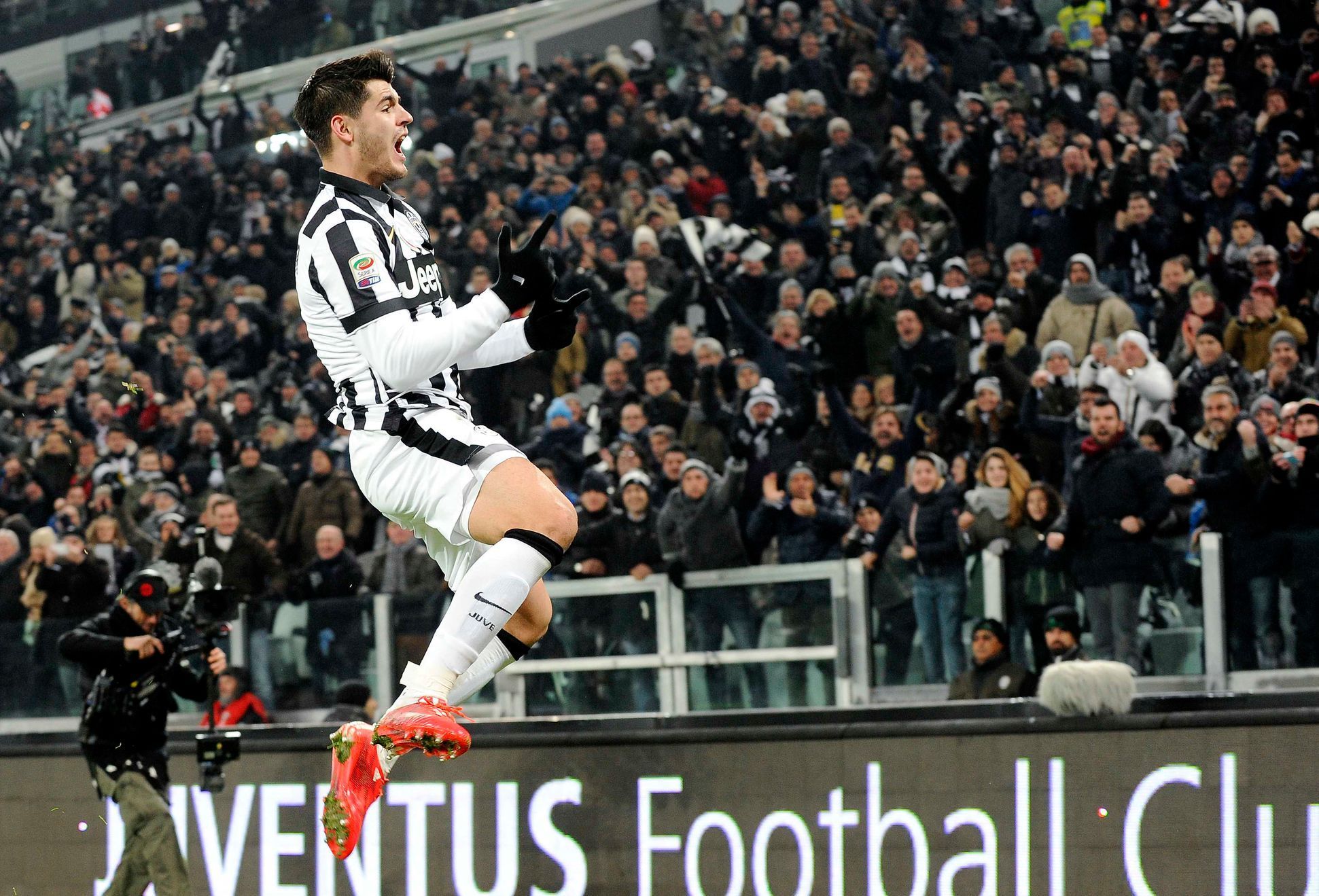 Alvaro Morata z Juventusu slaví gól