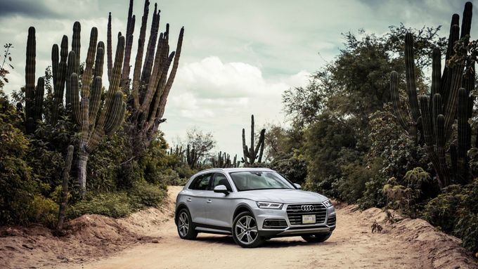 V Mexiku se vyrábí spousta aut, která se dovážejí na americký trh. Třeba nové Audi Q5. To se Trumpovi nelíbí.