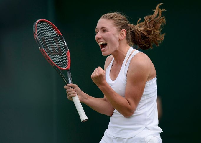 Jekatěrina Alexandrovová v 1. kole Wimbledonu 2016.