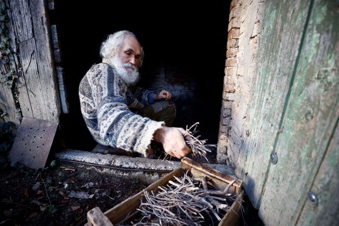 Ital Fabrizio Cardinali žije už 50 let bez elektřiny a plynu.