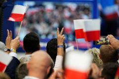 Diplomat: Obraz Poláků jako kšeftařů z Česka nezmizel, i tak nás mají radši než my je