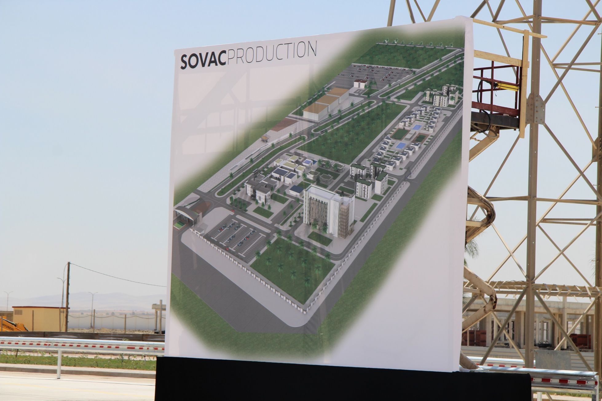 továrna Relizane Alžírsko