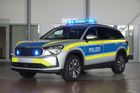 Pomáhat a chránit, ale po Německu. Policisté si poprvé pořídili naftové SUV od Škody