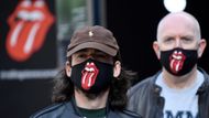 Podle britského deníku Guardian obchod prodává například křišťálovou karafu s logem Rolling Stones za 535 liber, což je v přepočtu téměř 16 tisíc korun...