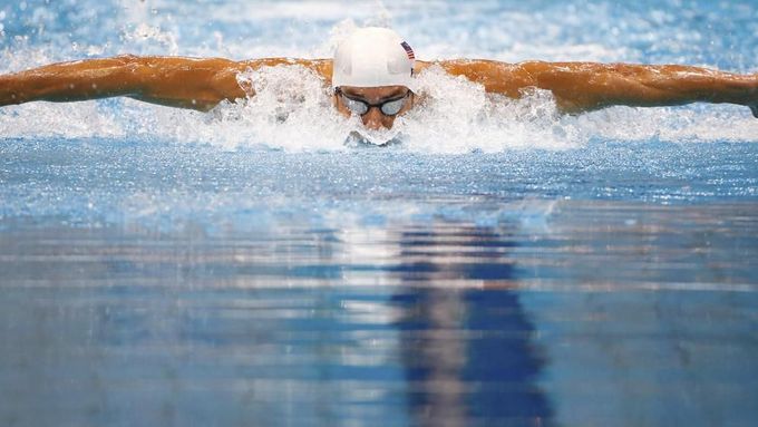 Michael Phelps vyhrál další závod po svém návratu do bazénu.