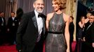 George Clooney, producent filmu Argo, se svou přítelkyní Stacy Keibler