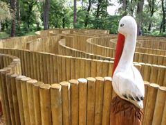 Deset rozmanitých labyrintů a bludišť vyrostlo během posledního roku v parku u zámku Loučeň na Nymbursku. Evropsky unikátní labyrintová stezka bude 7. července otevřena návštěvníkům.
