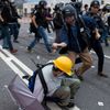 Střety demonstrantů s policisty v Hongkongu - 1. prosince
