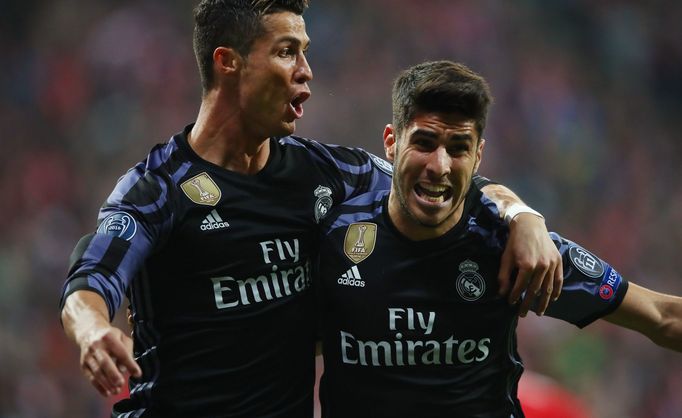 Cristiano Ronaldo a Marco Asensio