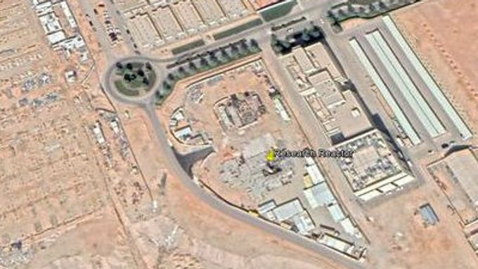 Satelitní snímek ukazuje stavbu jaderného reaktoru ve výzkumném centru v Rijádu.