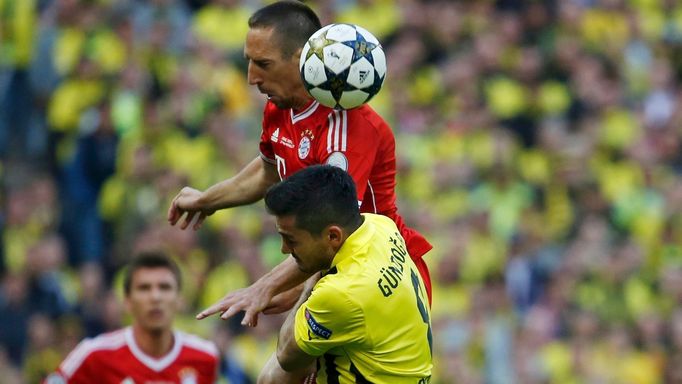 Fotbal, Liga mistrů, Bayern - Dortmund: Franck Ribéry - lkay Gündogan