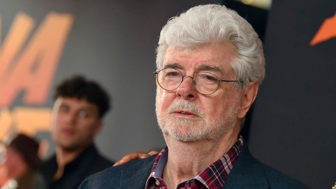 George Lucas na loňské premiéře pátého dílu Indiana Jonese.