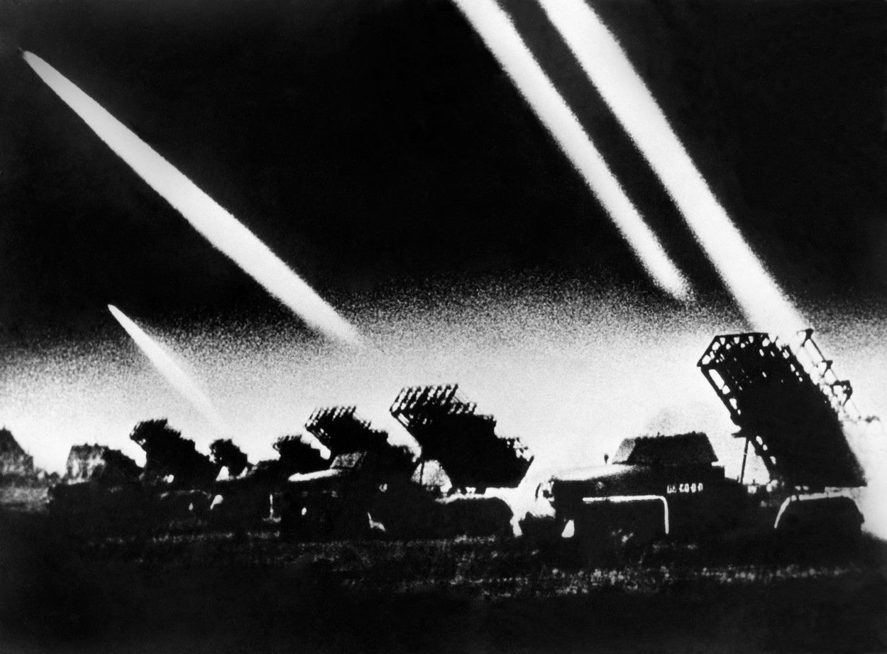 Jednorázové užití / Fotogalerie / Před 80 lety svět dělostřelectva poprvé poznal děsivé "Stalinovy varhany"