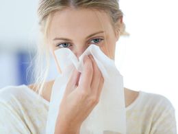 Chrchlání, kašel, rýma. Co může způsobit přecházení nemoci?