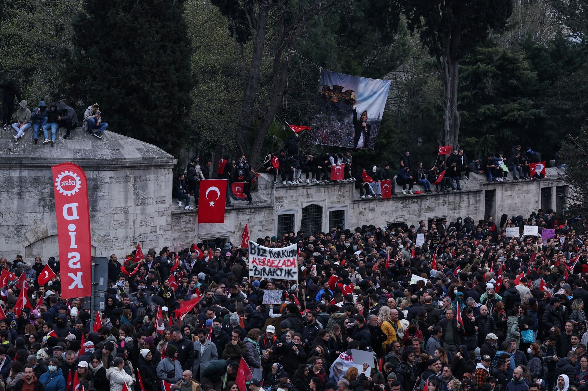 Turecko - protesty - zatčení starosty Istanbulu