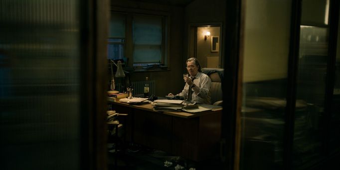 Gary Oldman jako Jackson.