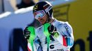 Marcel Hirscher slaví triumf v slalomu v Kitzbühelu.