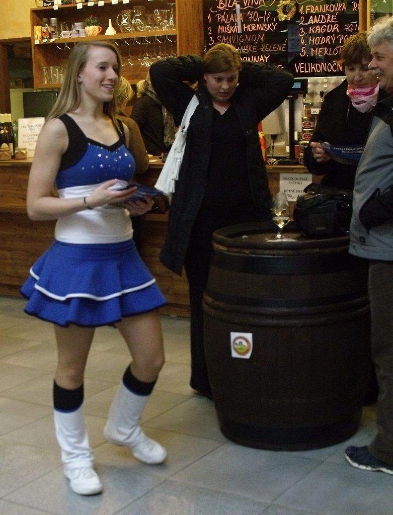 Slovan Liberec před zápasem se Spartou (roztleskávačky)