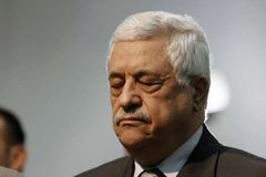 Palestinský vůdce Abbás je kvůli komplikaci po operaci ucha zpět v nemocnici, trápí ho horečka