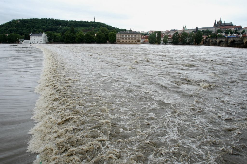 Zvýšená hladina Vltavy