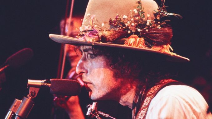 Bob Dylan při turné Rolling Thunder Revue v roce 1975.