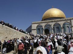 Tak jako je pro židy nemyslitelné, že by neměli přístup ke Zdi nářků, platí pro Araby totéž v případě Skalního dómu a mešity al-Aksá