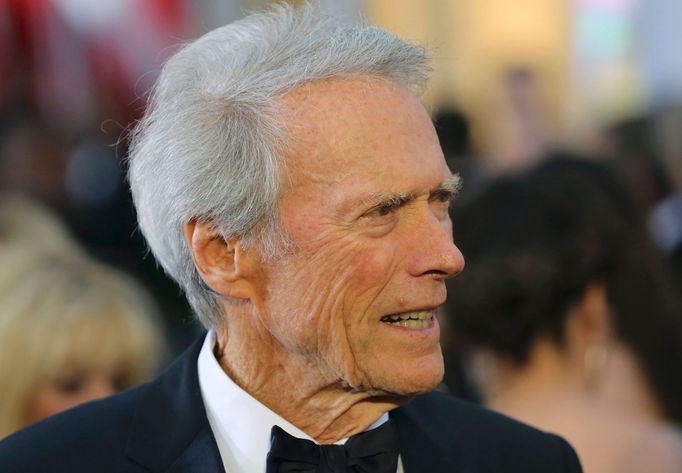 Clint Eastwood na cenách Oscar v roce 2015.