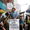 New York - mešita - demonstrace "pro" i "proti"