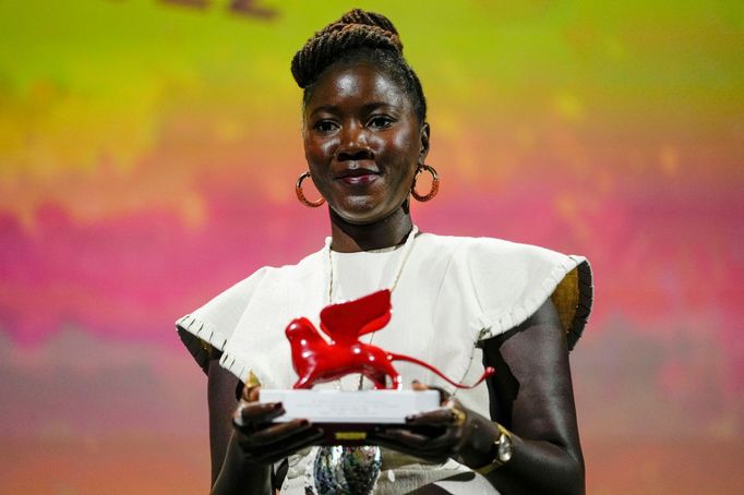 Velkou cenu poroty dostalo drama Saint Omer režisérky Alice Diopové (na snímku).