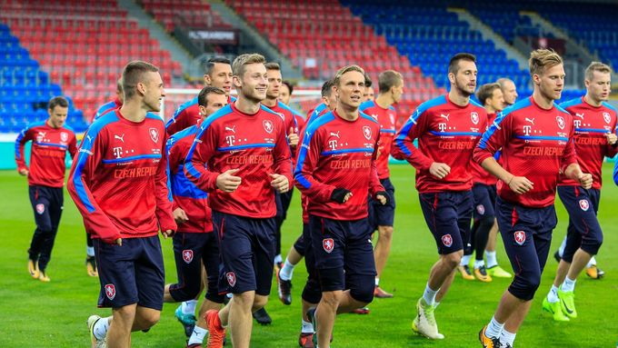 Podívejte se, jak čeští fotbalisté trénovali před utkáním proti San Marinu.