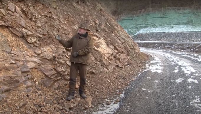 Záběry z videa, které v roce 2019 zveřejnil Hrad. Miloš Balák v něm tvrdí, že se ničeho nelegálního nedopustil. O tři roky později ho soud poslal do vězení.