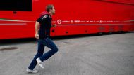 Víc toho Vettel možná po okruhu v Jerezu naběhal. Joggingem si jednak krátil dlouhou chvíli a také si ulevoval od těžko potlačovaného vzteku.