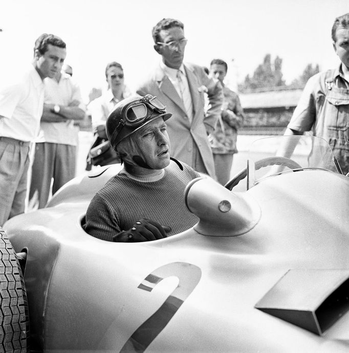 Juan Manuel Fangio
Závody ve Formule 1 v 50. letech dvacátého století.