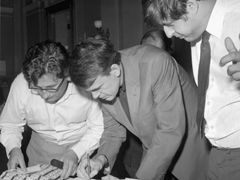 Sjezd spisovatelů, červen 1967. Zleva: Ludvík Vaculík, Milan Kundera, Ivan Klíma.