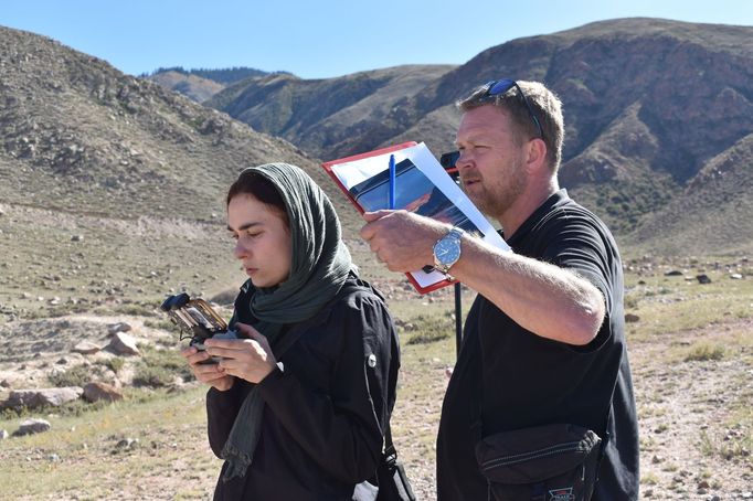 Tým gulag.cz při práci v Kyrgyzstánu při dokumentování stop Interhelpa.