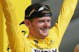 Floyd Landis ve žlutém trikotu lídra Tour de France.