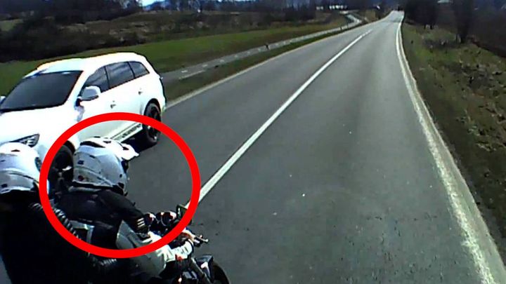 S kamionem se na Vsetínsku utrhla krajnice. Viníka odhalila kamera; Zdroj foto: Policie ČR