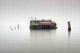 Rohan Reilly, Irsko. Casoni - druhé místo v kategorii krajinářských fotek. Na snímcích jsou rybářské chatky zvané casoni v Benátském zálivu.