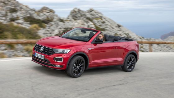 Volkswagen T-Roc Cabriolet prakticky nemá přímou konkurenci.