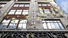 Od 5. listopadu zdobí vánoční ozdoby exteriér "vlajkového obchodu" řetězce Marks and Spencer v londýnském West Endu.