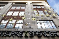 Řetězec Marks & Spencer zruší desítky obchodů. Zavírat bude i na Slovensku