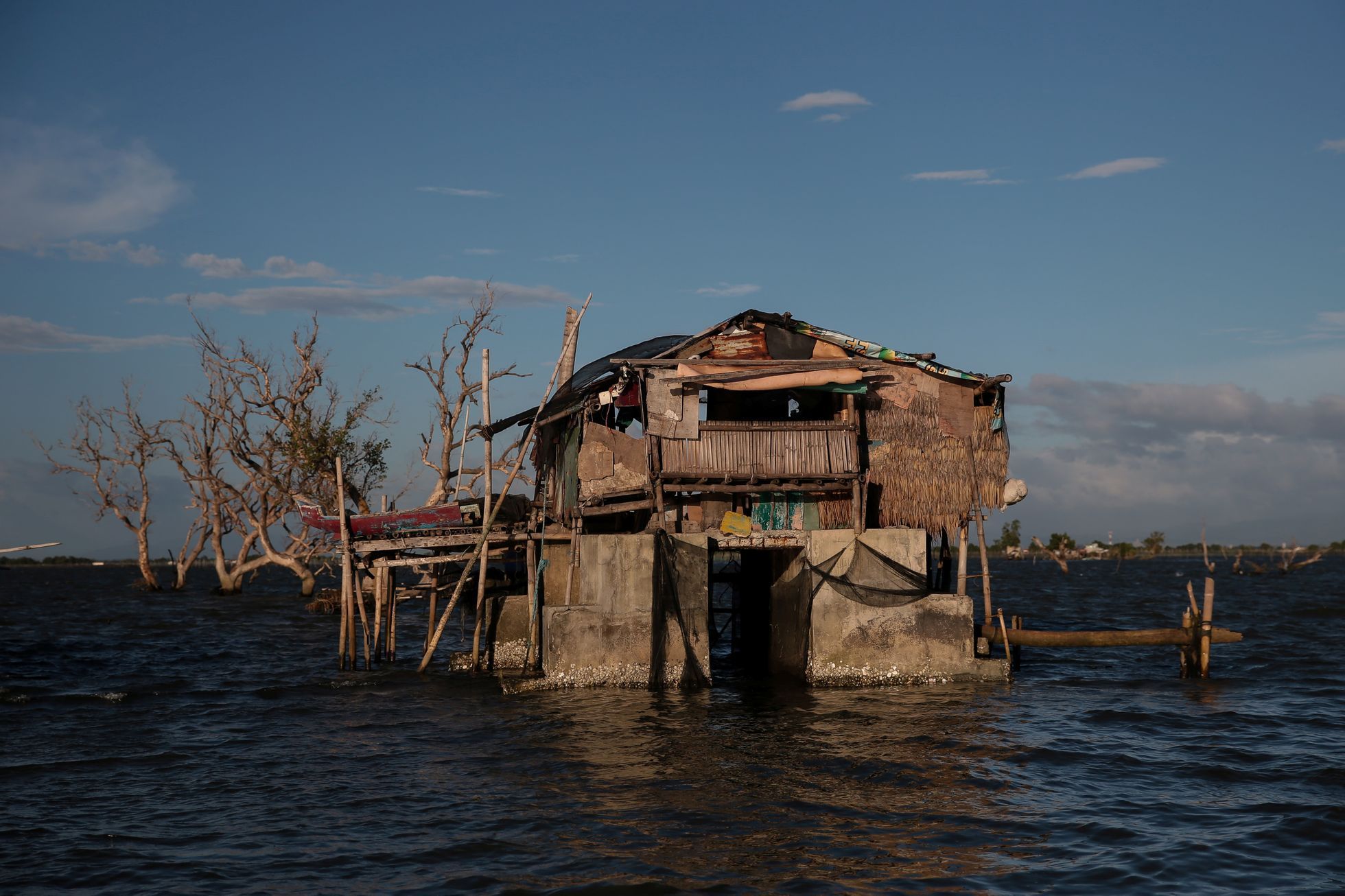 Potápějící se vesnice Sitio Pariahan na Filipínách.