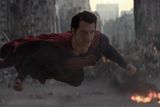 Henry Cavill (Clark Kent alias Superman).
