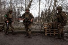 Rusové v Donbasu postoupili, bojuje se o vesnici přezdívanou "klíče od Bachmutu"