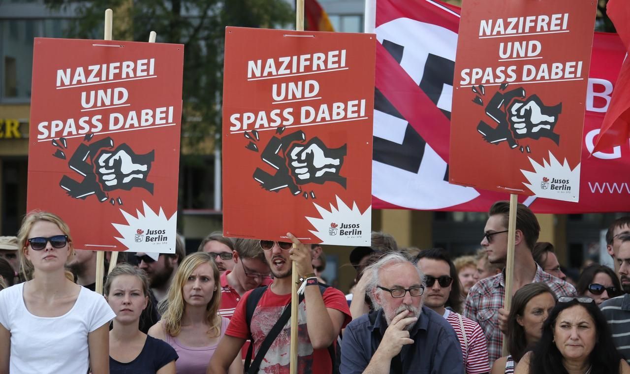 Demonstrace proti neonacistům