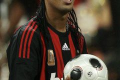 Opustí Ronaldinho AC? Zajímají se o něj v Brazílii