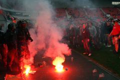 Sestup fotbalistů River Plate odstartoval řádění fandů