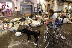 Vidět neapolské odpadky a zemřít